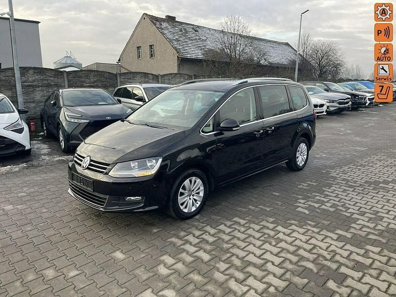 Czarny (metalik) Używany 2015 VW Sharan Minivan | 34 900 zł - Obraz 1/4