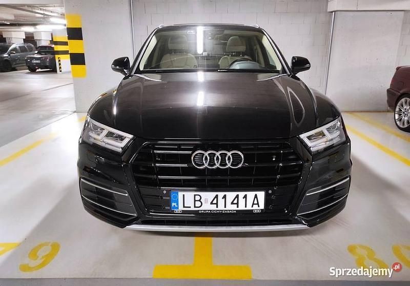 Czarny Używany 2020 Audi Q5 Sport SUV | 129 000 zł (Dość drogi) - Obraz 1/4
