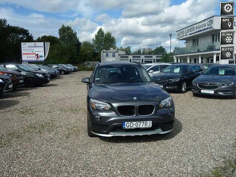 Czarny Używany 2015 BMW X1 SUV | 42 900 zł - Obraz 1/4