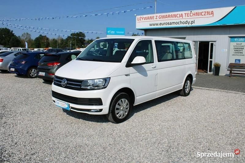 Biały Używany 2018 VW Caravelle Comfortline Minivan | 119 899 zł (Uczciwa cena) - Obraz 1/4