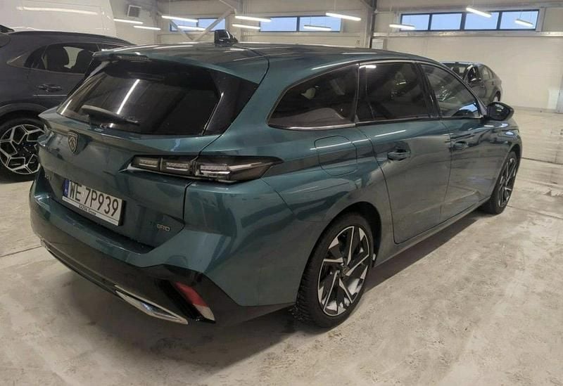 Używany Peugeot 308 180 KM (132 kW) 2022 Niebieski Kombi