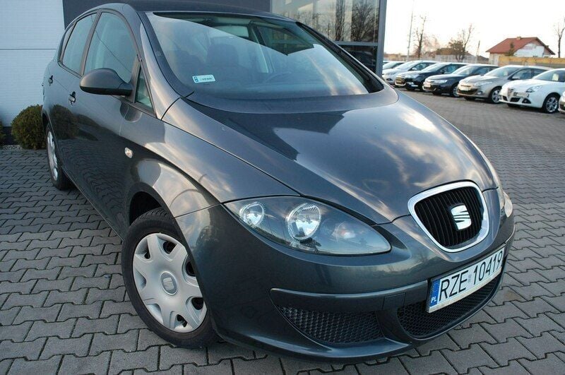 Używany Seat Toledo 105 KM (77 kW) 2008 Szary Hatchback