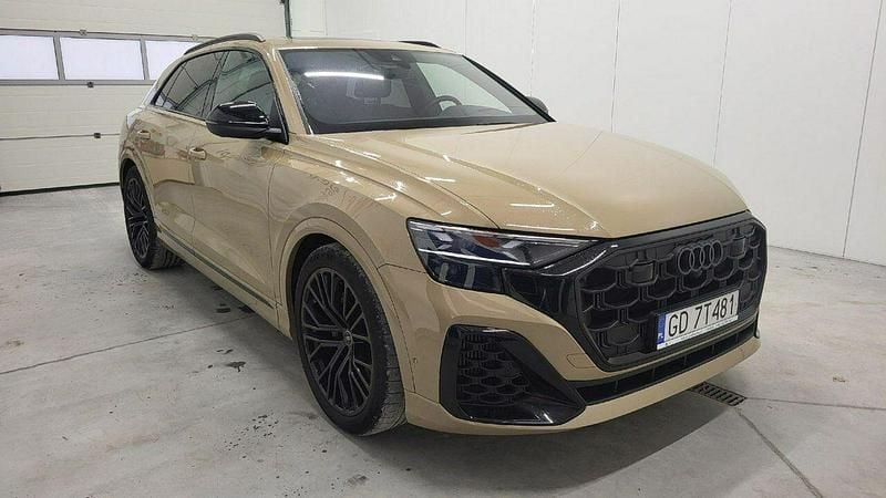 Używany Audi Q8 340 KM (250 kW) 2024 Brązowobeżowy SUV