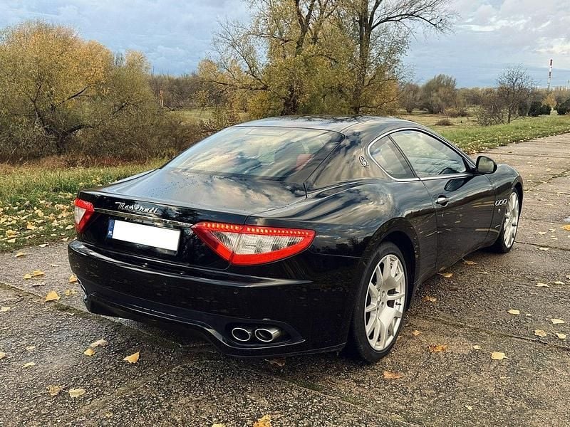 Używany Maserati Granturismo 405 KM (297 kW) 2008 Czarny Coupe