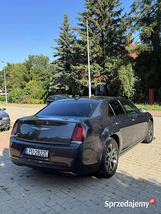 Używany 2018 Chrysler 300S | 92 250 zł - Obraz 1/4