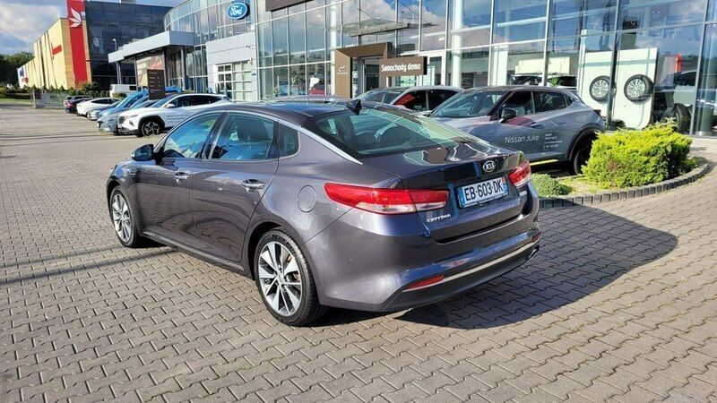 Używany Kia Optima 141 KM (103 kW) 2016 Grafitowy Sedan/Limuzyna