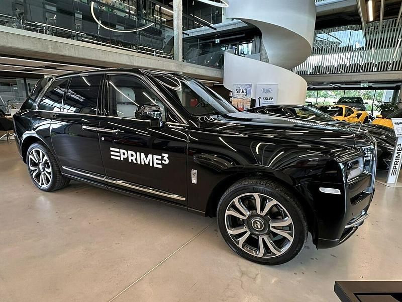 Czarny Używany 2020 Rolls Royce Cullinan SUV | 369 000 zł - Obraz 1/4
