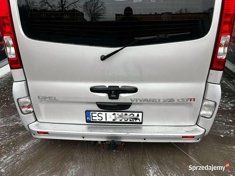Używany Opel Vivaro 2006 Srebrny Minivan