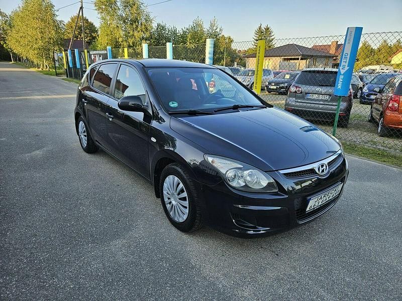 Używany Hyundai i30 109 KM (80 kW) 2009 Czarny Hatchback