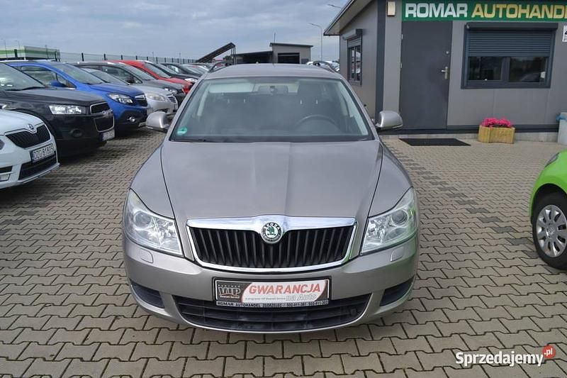 Złoty Używany 2009 Skoda Octavia Kombi | 18 900 zł (Uczciwa cena) - Obraz 1/4