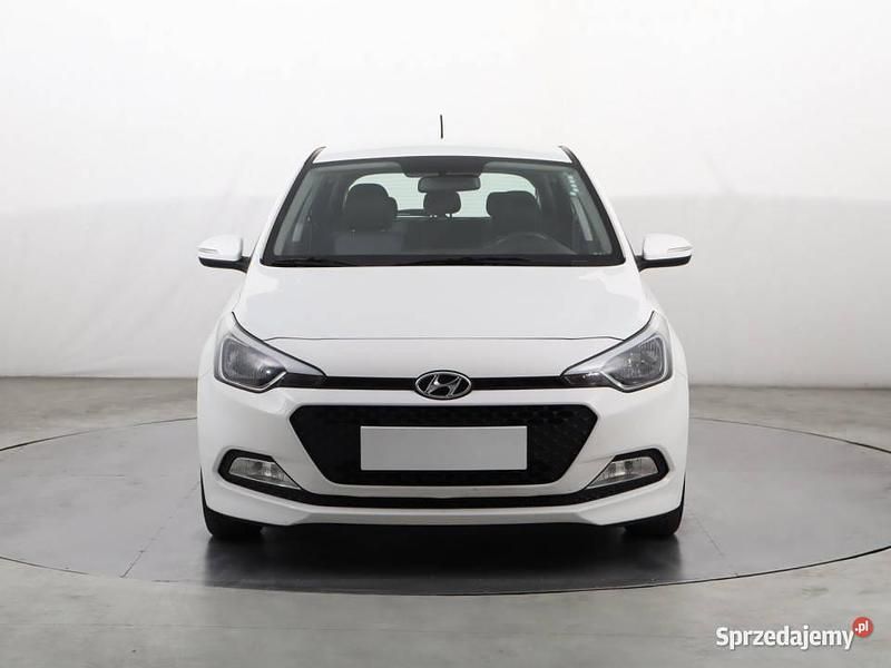 Biały Używany 2016 Hyundai i20 Hatchback | 32 999 zł (Uczciwa cena) - Obraz 1/4