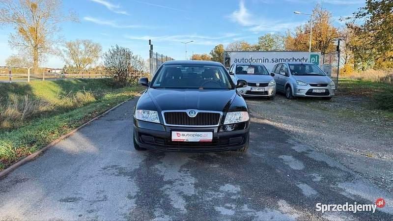 Czarny Używany 2012 Skoda Octavia Hatchback | 20 999 zł (Uczciwa cena) - Obraz 1/4