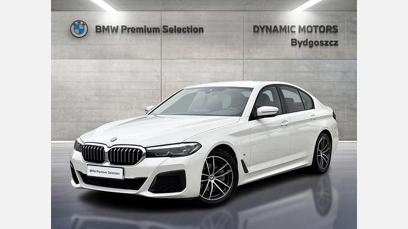 Używany BMW 518 Shadowline 150 KM (110 kW) 2023 Biel alpejska Sedan/Limuzyna