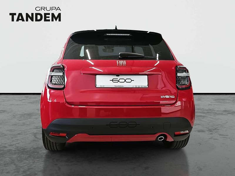 Lakier pastelowy czerwony passione Nowe 2025 Fiat 600 La Prima SUV | 102 627 zł (Uczciwa cena) - Obraz 1/4