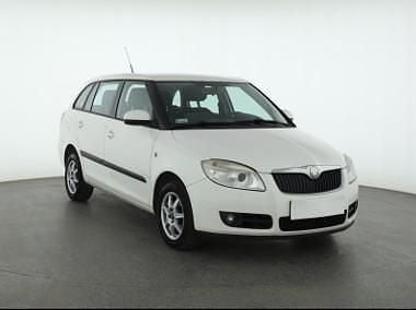 Biały Używany 2009 Skoda Fabia Kombi | 5499 zł (Dobra cena) - Obraz 1/4