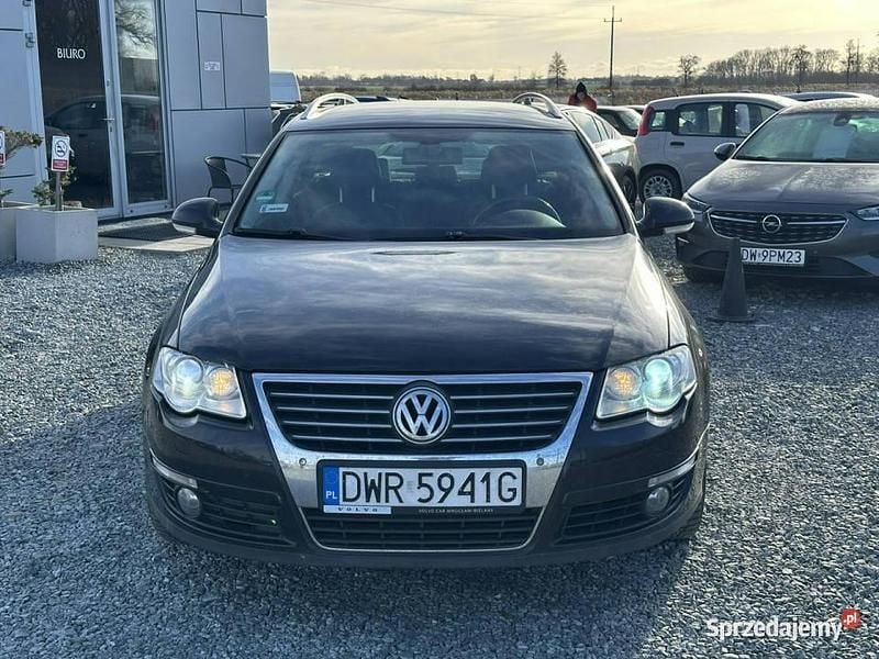 Czarny Używany 2006 VW Passat Highline Kombi | 7900 zł (Super Cena) - Obraz 1/4