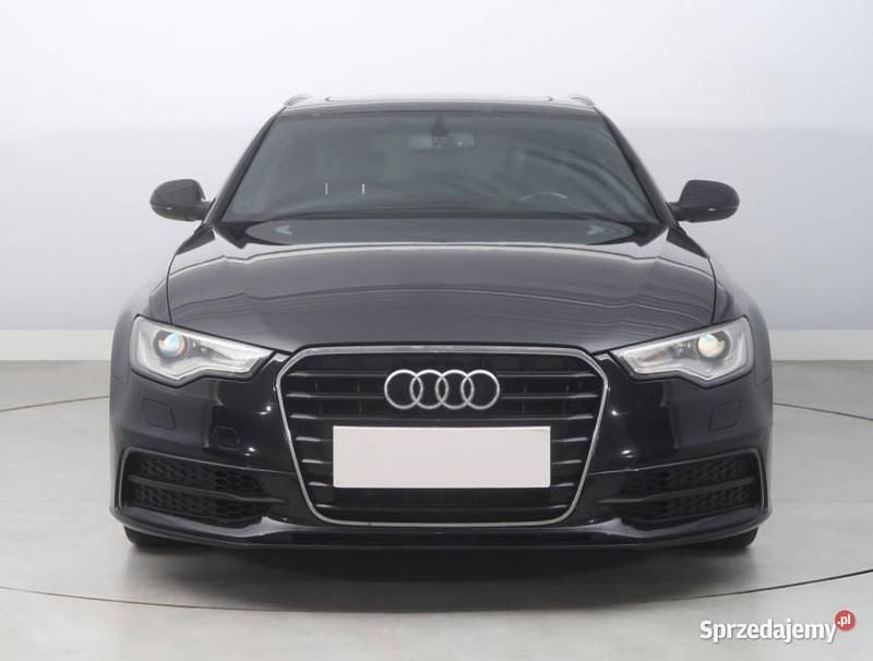 Używany Audi A6 2014 Czarny Kombi