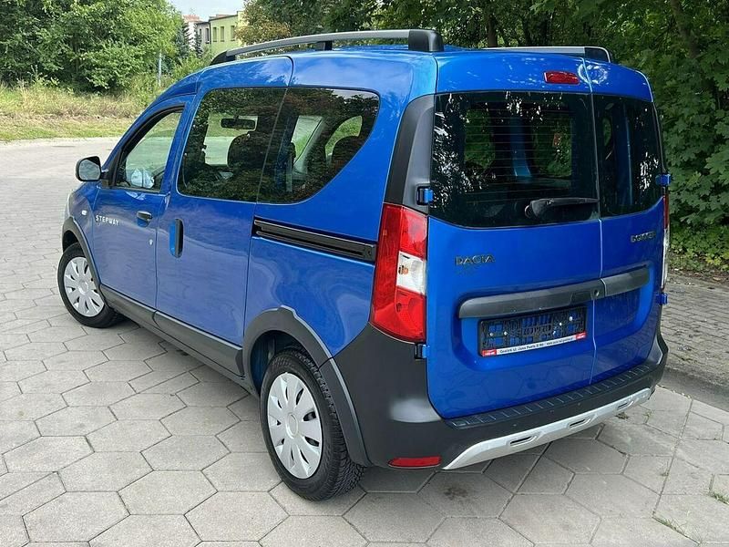 Używany Dacia Dokker Stepway 90 KM (66 kW) 2015 Niebieski Minivan