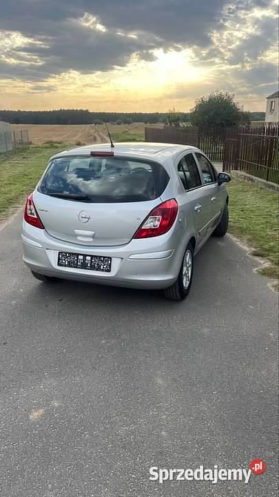Używany Opel Corsa 2007 Srebrny Hatchback