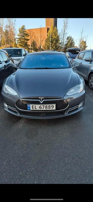 Używany Tesla Model S 311 kW (423 KM) 2015 Szary Hatchback