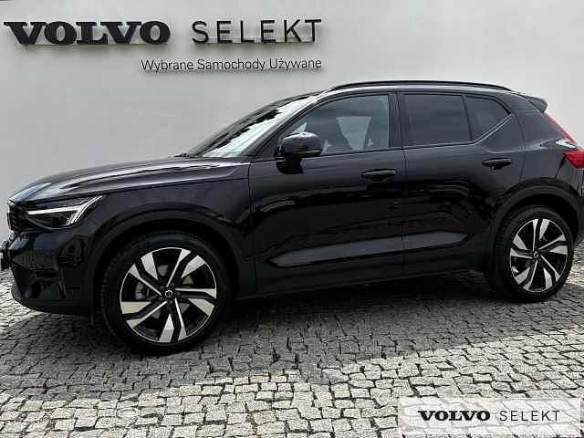 Czarny Używany 2025 Volvo XC40 SUV | 169 900 zł (Uczciwa cena) - Obraz 1/3