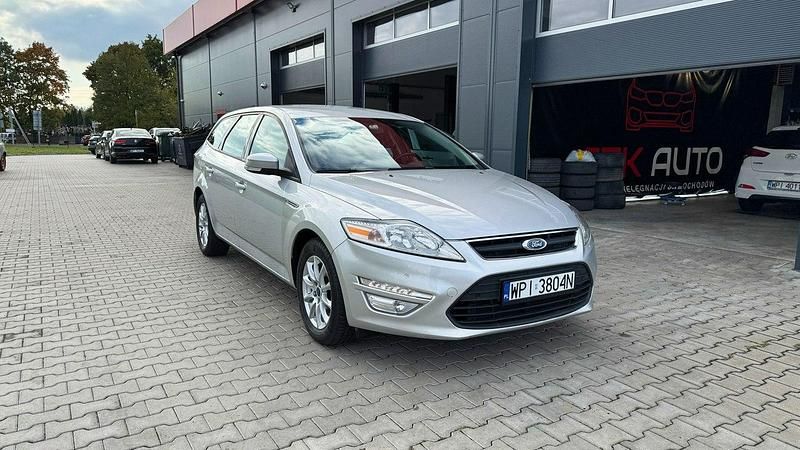 Używany Ford Mondeo 163 KM (119 kW) 2011 Srebrny (metalik) Kombi
