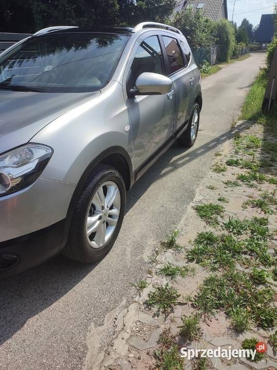 Srebrny Używany 2010 Nissan Qashqai +2 SUV | 34 600 zł (Dość drogi) - Obraz 1/4