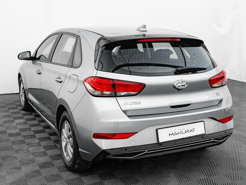 Używany Hyundai i30 120 KM (88 kW) 2022 Srebrny (metalik) Hatchback