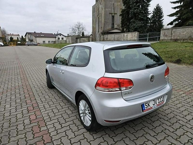 Używany VW Golf VI 102 KM (75 kW) 2010 Srebrny (metalik) Hatchback
