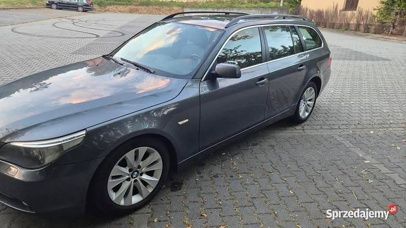Szary Używany 2005 BMW 525 Kombi | 36 000 zł (Drogi) - Obraz 1/4