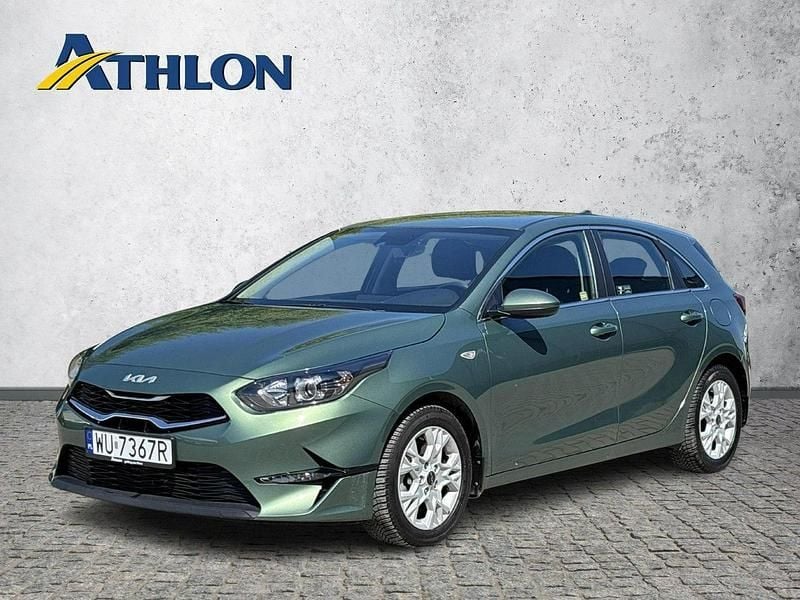 Zielony jasny (metalik) Używany 2023 Kia Ceed 2 Hatchback | 80 400 zł (Uczciwa cena) - Obraz 1/4