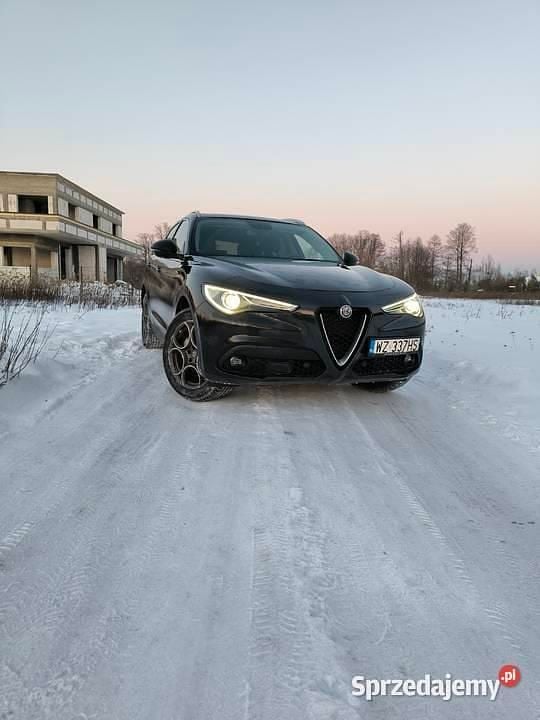 Używany Alfa Romeo Stelvio 280 KM (205 kW) 2019 Czarny SUV