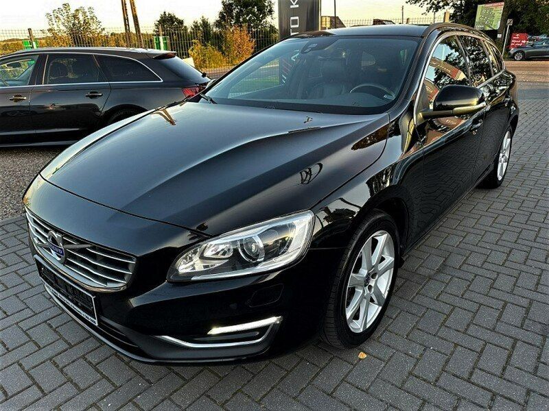 Czarny Używany 2016 Volvo V60 Kombi | 49 900 zł (Uczciwa cena) - Obraz 1/4