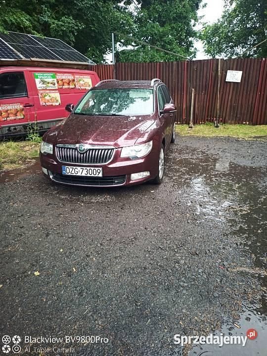 Bordowy Używany 2010 Skoda Superb Sedan/Limuzyna | 24 500 zł (Drogi) - Obraz 1/2