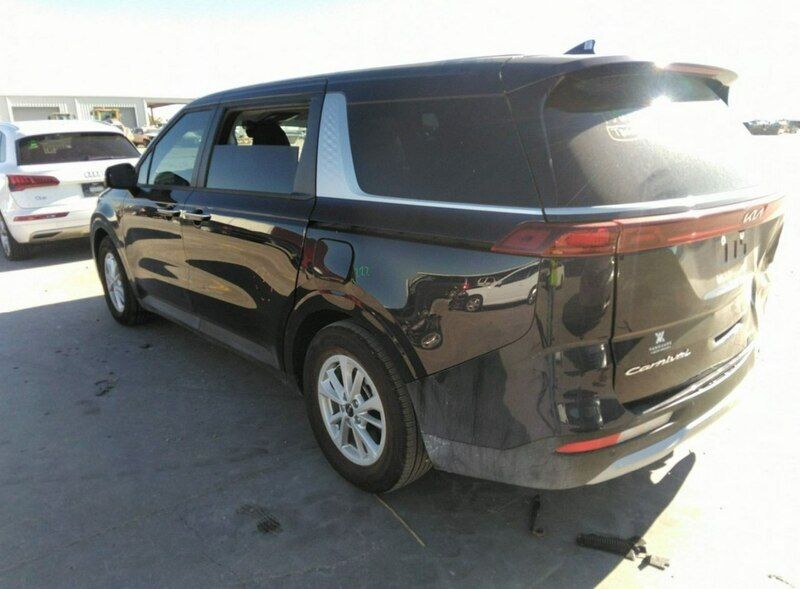 Używany Kia Carnival 290 KM (213 kW) 2021 Niebieski ciemny Minivan