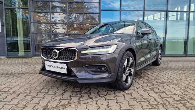 Szary Używany 2024 Volvo V60 CC Kombi | 194 900 zł (Drogi) - Obraz 1/4