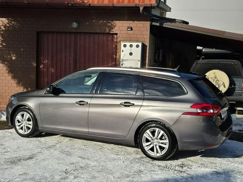 Używany Peugeot 308 SW 120 KM (88 kW) 2017 Czarny Kombi