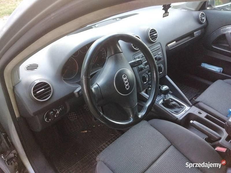 Używany Audi A3 2004 Srebrny Hatchback