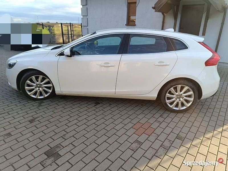 Biały Używany 2013 Volvo V40 | 29 700 zł (Uczciwa cena) - Obraz 1/4