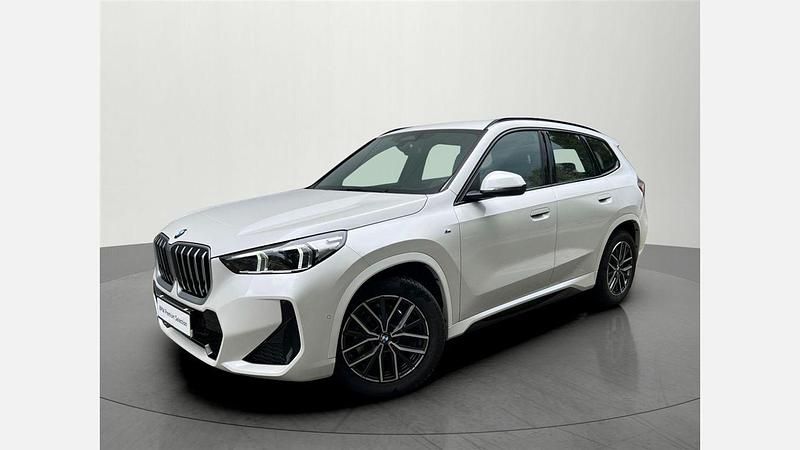 Biel mineralna metalizowany Używany 2024 BMW X1 Luxury Line SUV | 179 900 zł (Dość drogi) - Obraz 1/3