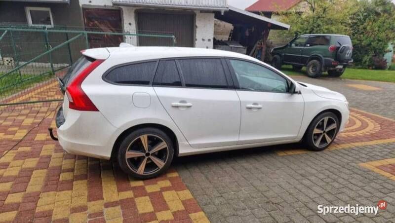 Biały Używany 2016 Volvo V60 Kombi | 52 000 zł (Super Cena) - Obraz 1/4