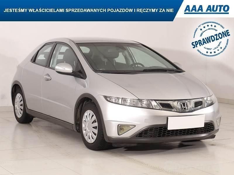 Srebrny Używany 2009 Honda Civic | 16 999 zł (Dobra cena) - Obraz 1/4