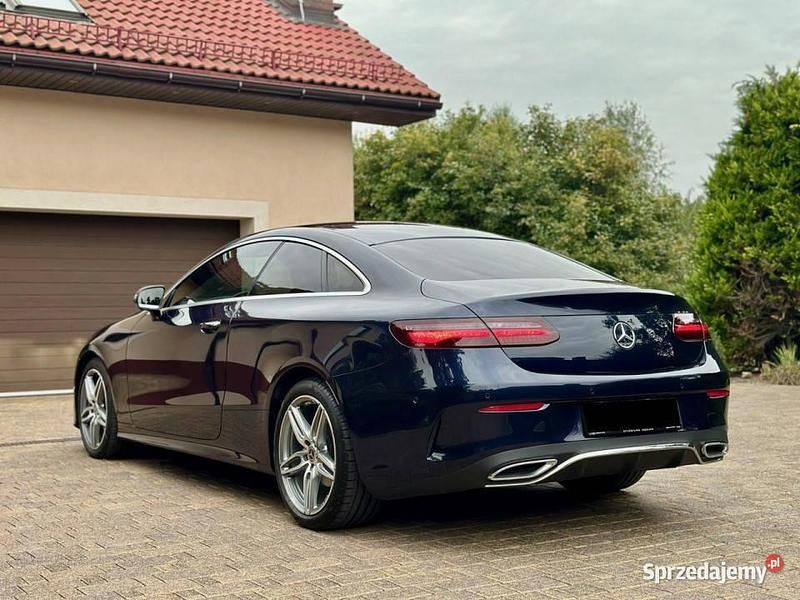 Używany Mercedes E220 194 KM (142 kW) 2017 Niebieski ciemny Coupe