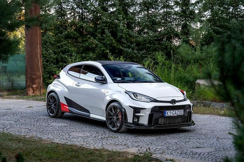 Biały Używany 2020 Toyota Yaris Hatchback | 189 777 zł - Obraz 1/4