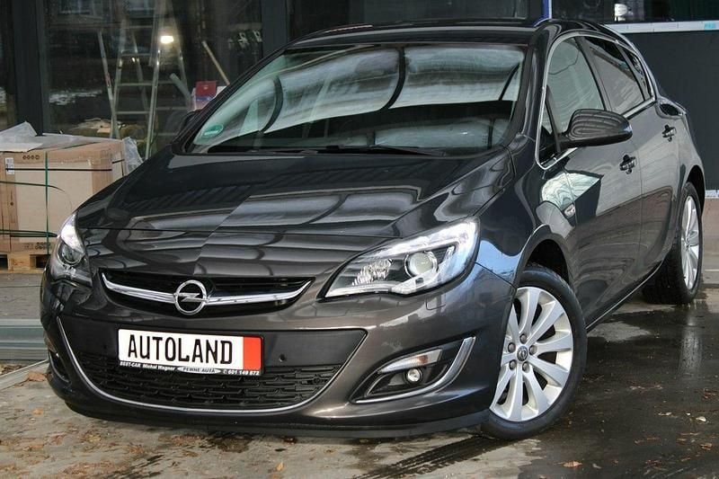 Grafitowy (metalik) Używany 2014 Opel Astra Hatchback | 31 333 zł (Uczciwa cena) - Obraz 1/4