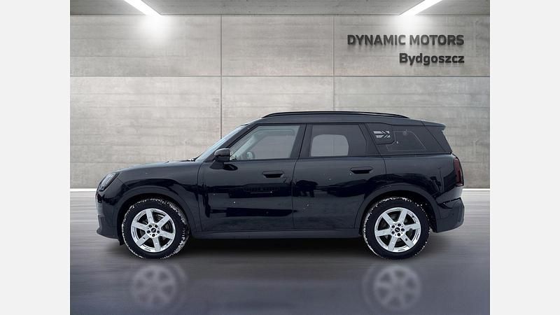 Używany Mini Countryman 150 KM (110 kW) 2024 Midnight black ii metalizowany SUV