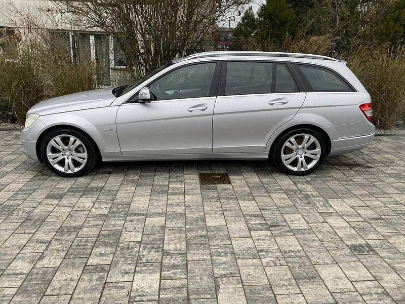 Używany Mercedes C200 183 KM (134 kW) 2008 Srebrny Kombi