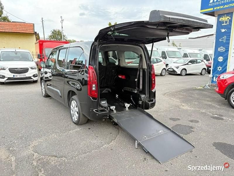 Czerwony Używany 2019 Opel Combo Life Kombi | 115 000 zł - Obraz 1/4