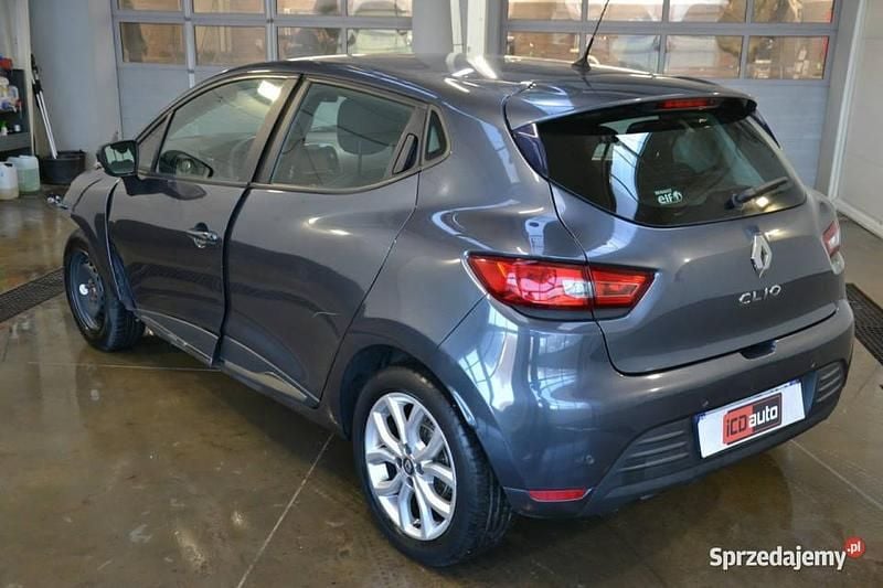 Używany Renault Clio IV 90 KM (66 kW) 2017 Szary Hatchback