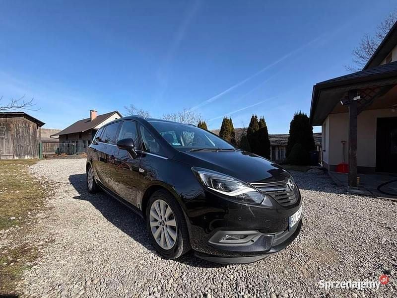 Używany Opel Zafira Tourer 2017 Czarny Minivan